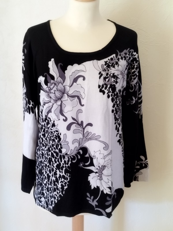 CHRISTINE LAURE - Pull noir...