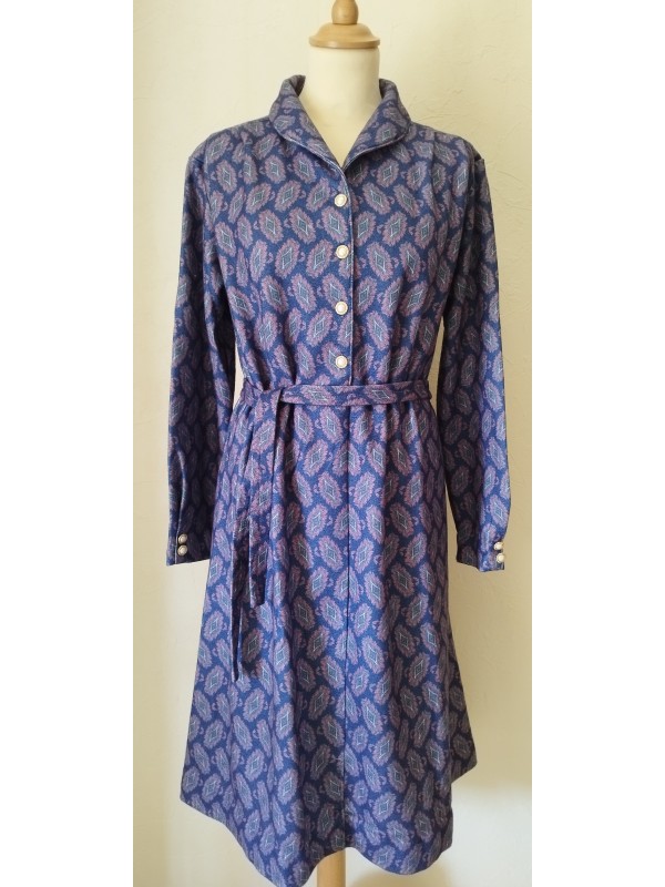 Robe en laine et tergal...