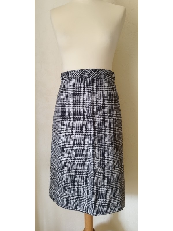 Jupe droite en laine motif...